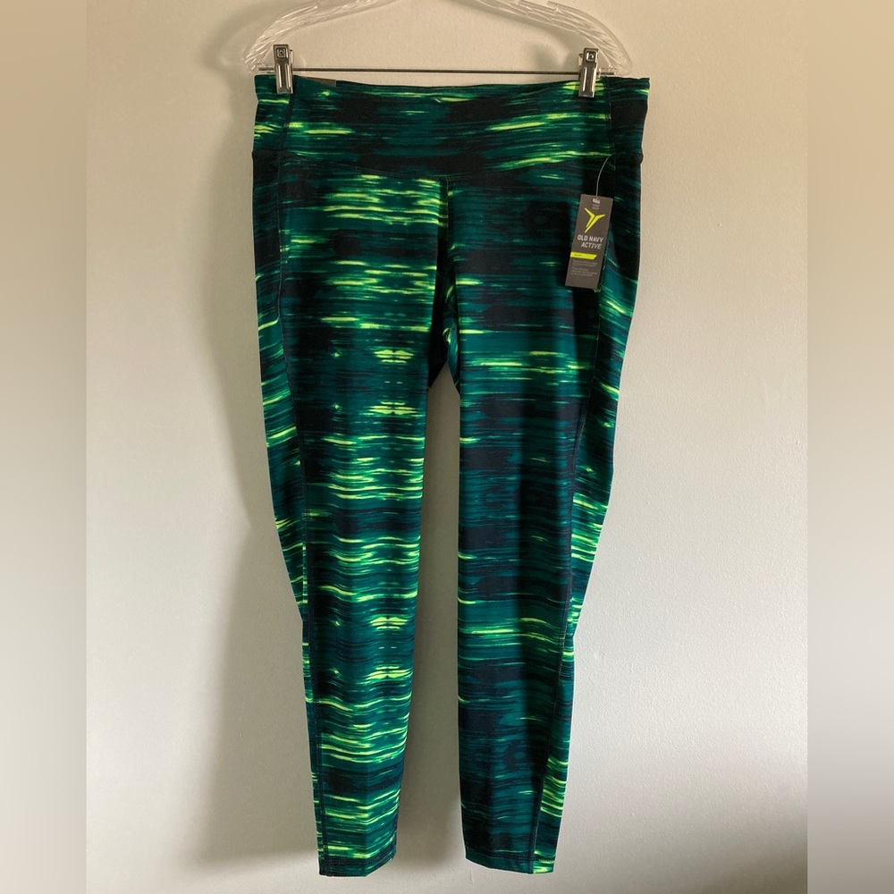 🔥🔥NWT Old Navy Active fitted compression mid-rise leggings w pocket